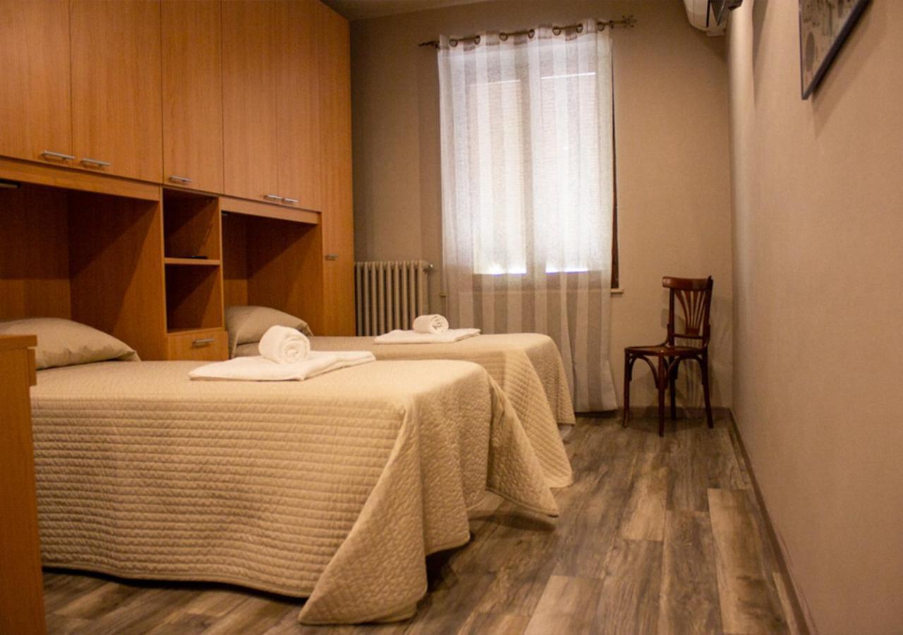 Trattoria Due Citroni Hotel Casalgrasso Luaran gambar
