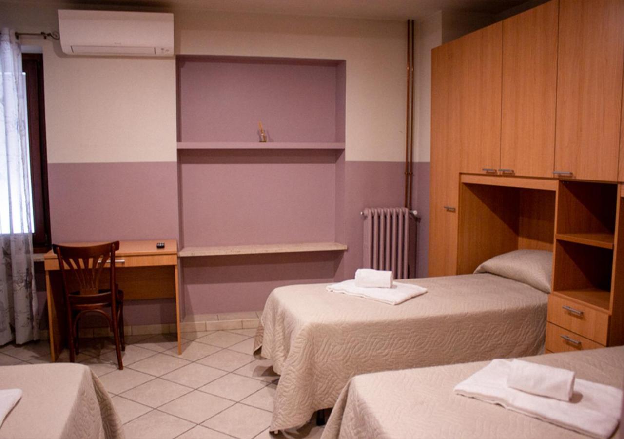 Trattoria Due Citroni Hotel Casalgrasso Luaran gambar