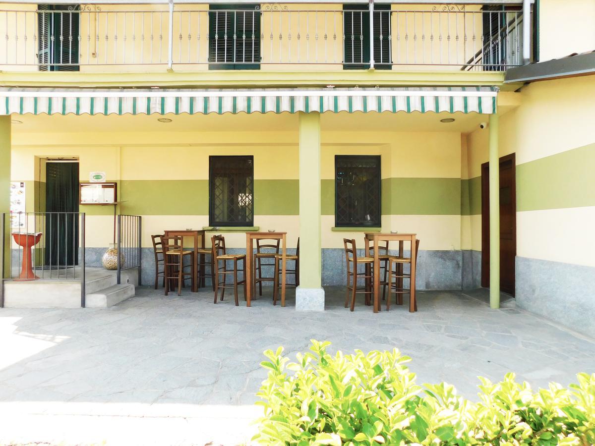 Trattoria Due Citroni Hotel Casalgrasso Luaran gambar