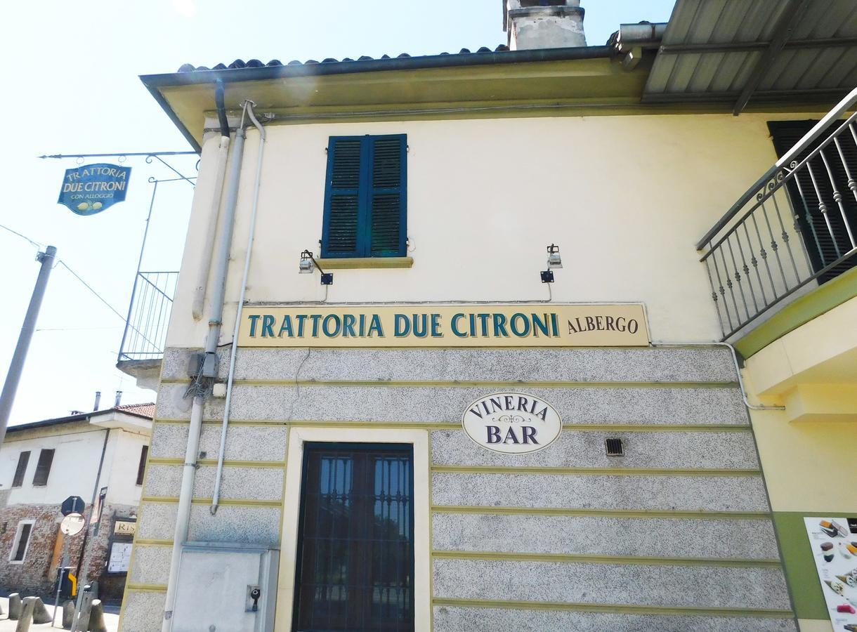 Trattoria Due Citroni Hotel Casalgrasso Luaran gambar